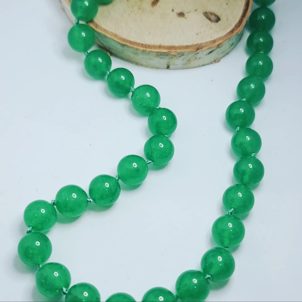 Malaysian Jade necklace 12 mm